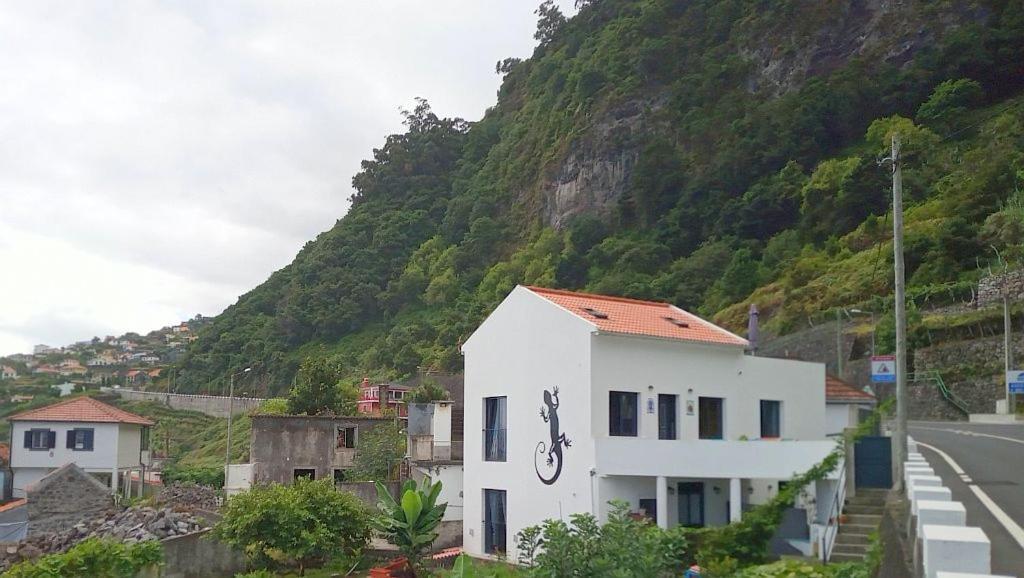 Appartamento Lazy Lizard By The Ocean Seixal  Esterno foto